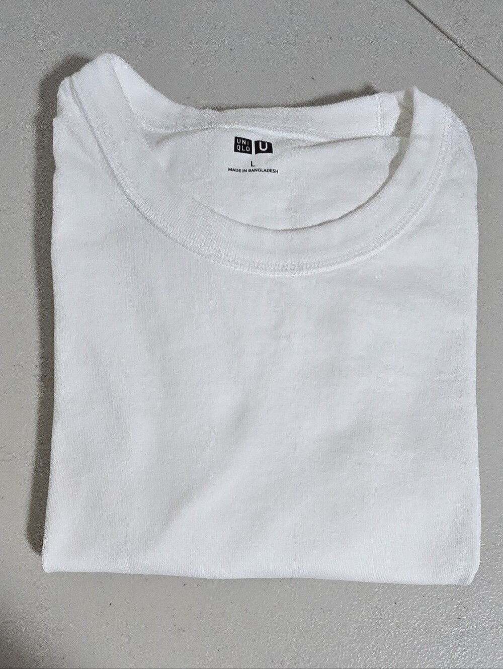 Uniqlo Classic Men's Crew Neck White T-Shirt- Size L